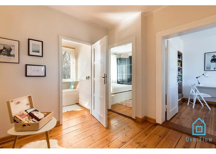 Mirror -15 Minutes To Old Town & Seaside